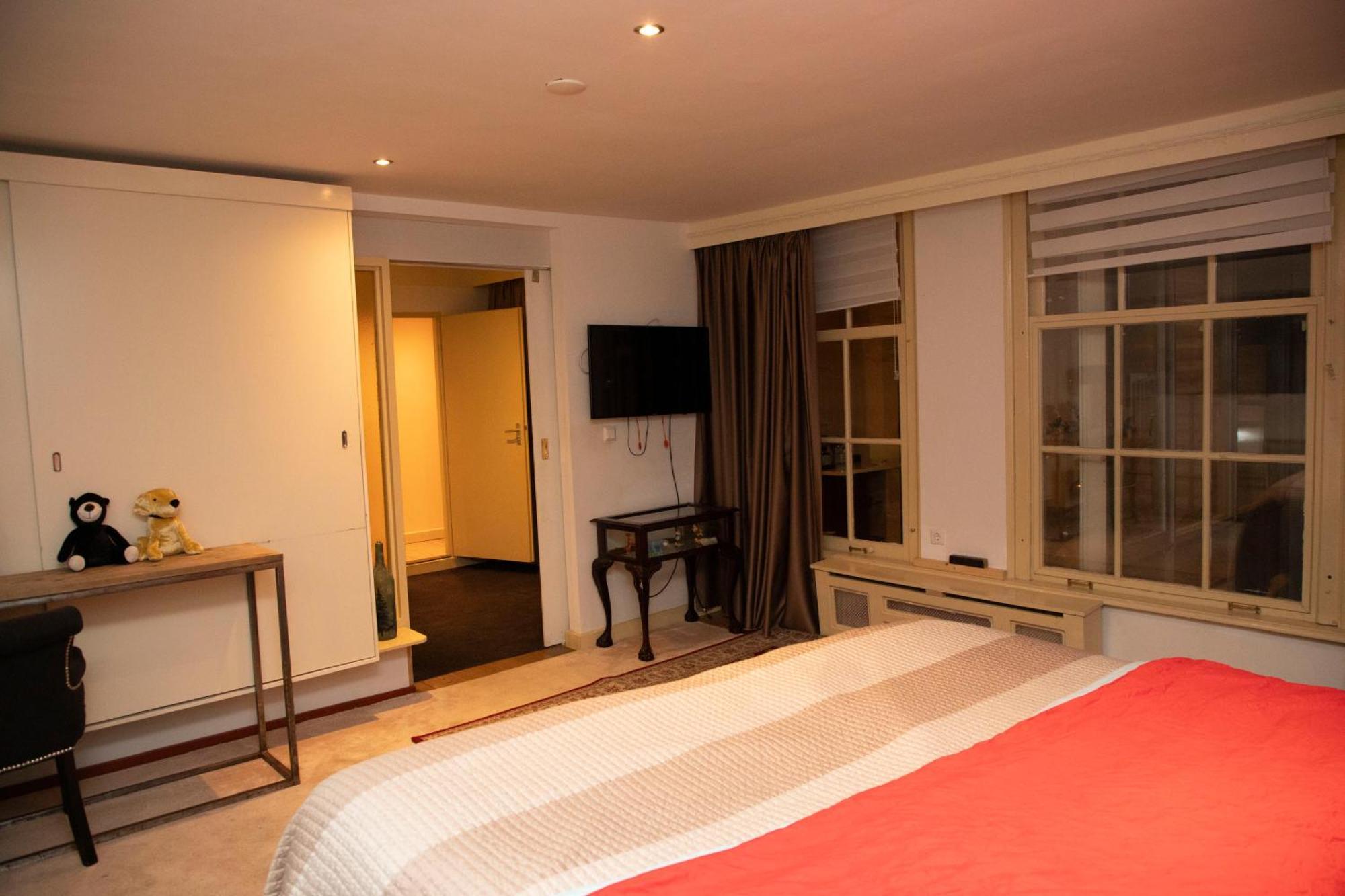 Red Light District B & B Canal View Amsterdam Exteriör bild